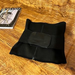 Waist trainer size S